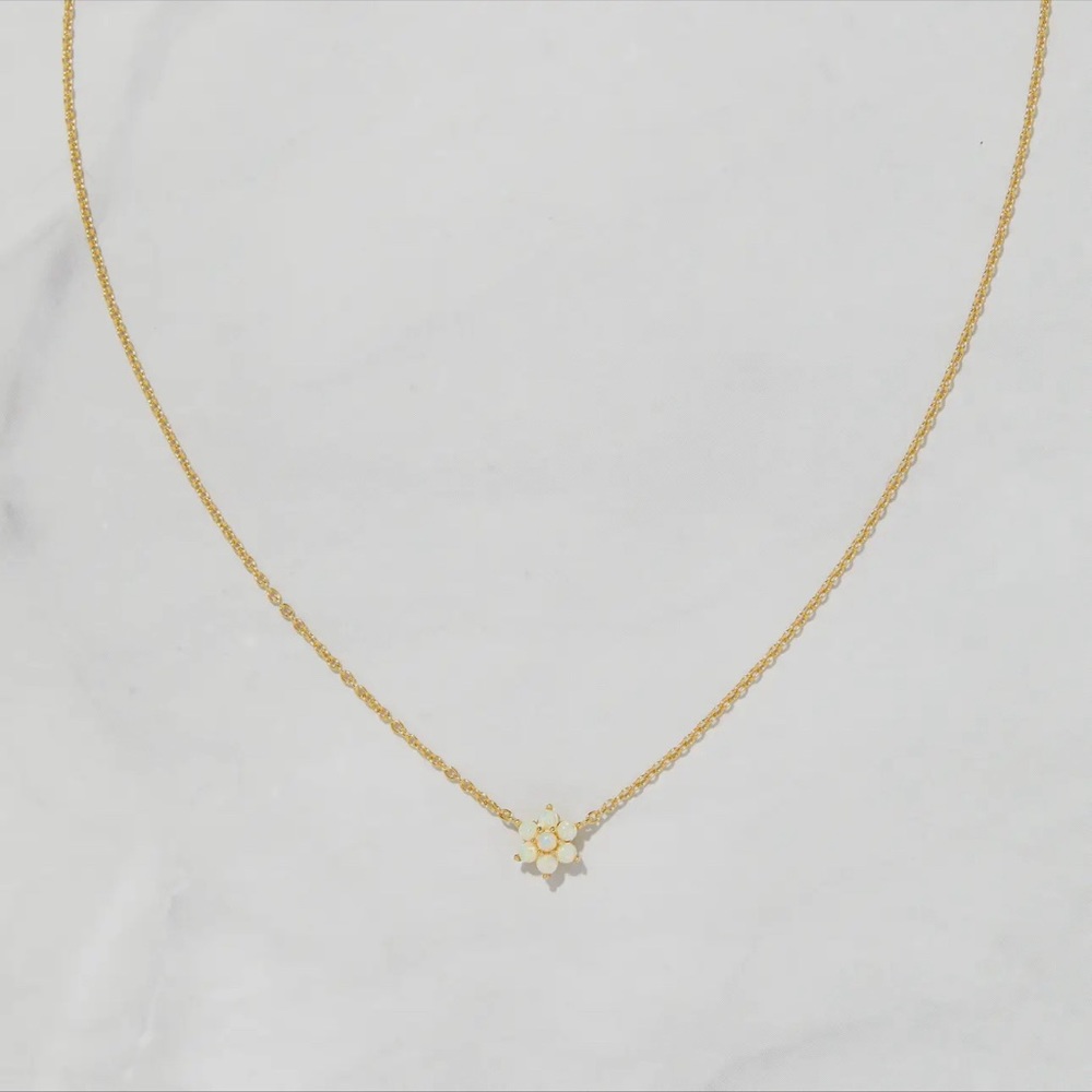 ✨2X Host Pick✨Opal Flower Necklace- Rose Gold - Picture 2 of 8